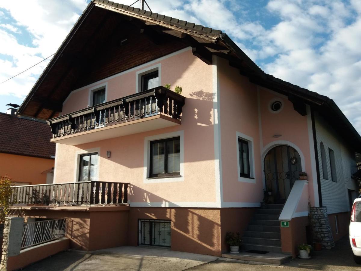 Wohnung Mit Charme In Pinsdorf Buitenkant foto